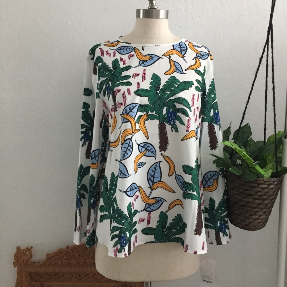 Fun tropical top🌴🌿